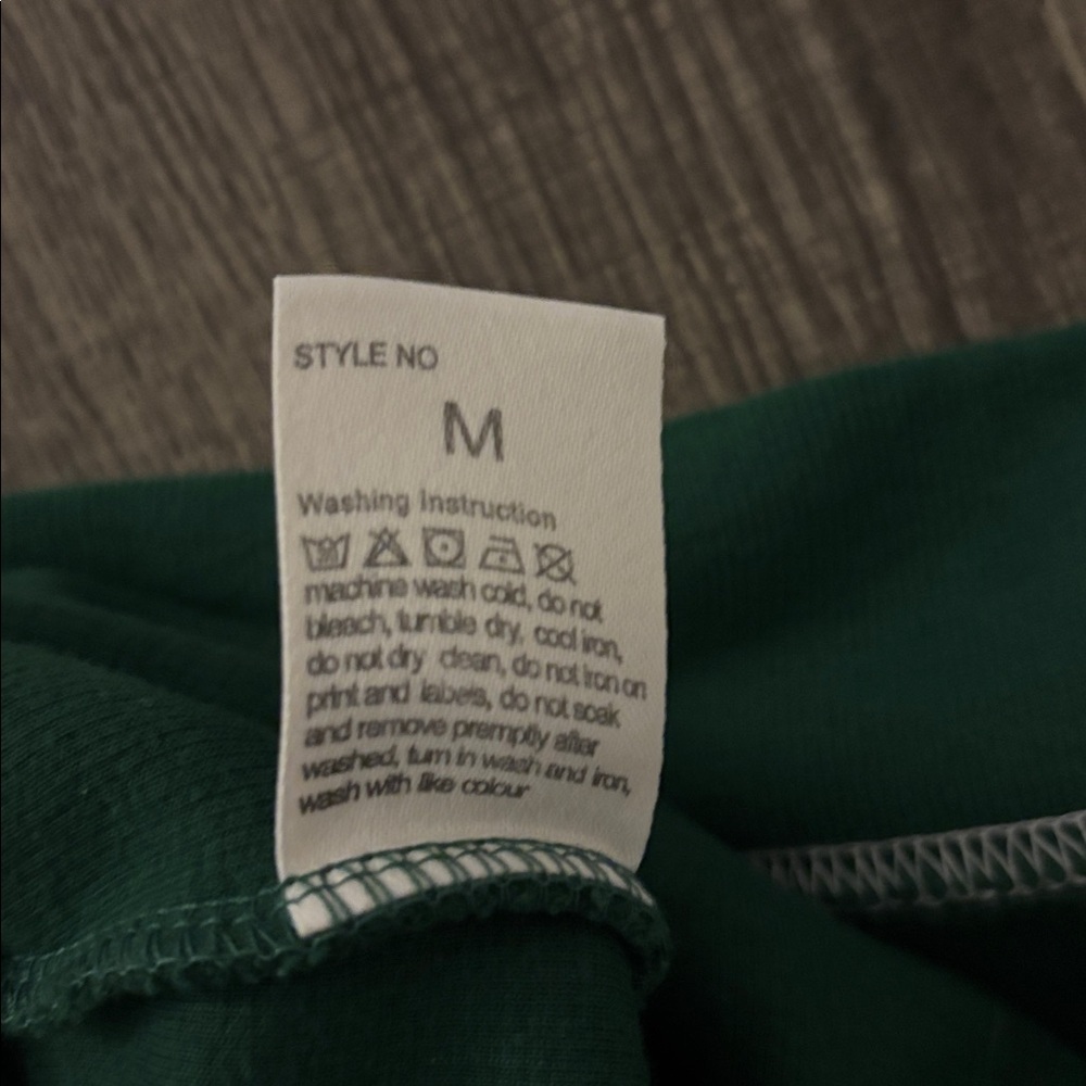 ALO Yoga Green Logo Crewneck Sweatshirt - Picture 5 of 5